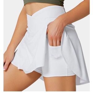 NWT Halara Everyday Cloudful Air‎ 2in1 Crossover Waist Skirt White Small